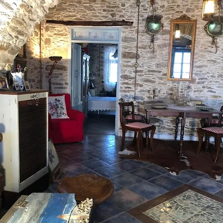 別荘 παραδοσιακό πέτρινο αρχοντικό μέ αυλή
