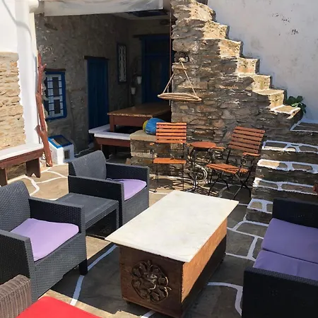 別荘 παραδοσιακό πέτρινο αρχοντικό μέ αυλή *